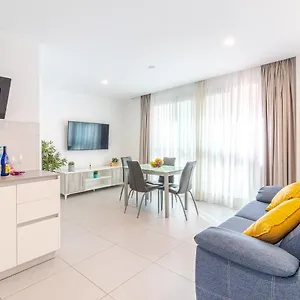 https://modern-flat-las-canteras-las-palmas-de-gran-canaria.in-canary-islands.com